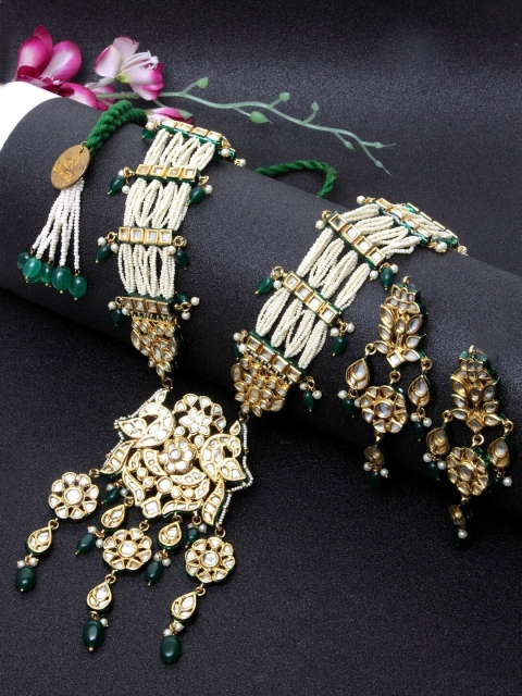 DUGRISTYLE Gold-Plated White & Green Kundan-Studded Pearl Emerald Embellished Jewellery Set
DUGRISTYLE Gold-Plated White & Green Kundan-Studded Pearl Emerald Embellished Jewellery Set