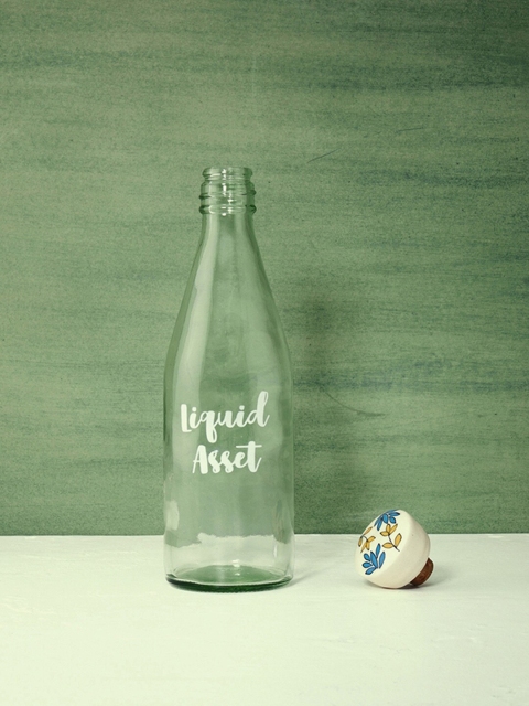 ellementry Transparent Solid Liquid Asset Glass Water Bottle With Ceramic Stopper 500 ml
ellementry Transparent Solid Liquid Asset Glass Water Bottle With Ceramic Stopper 500 ml