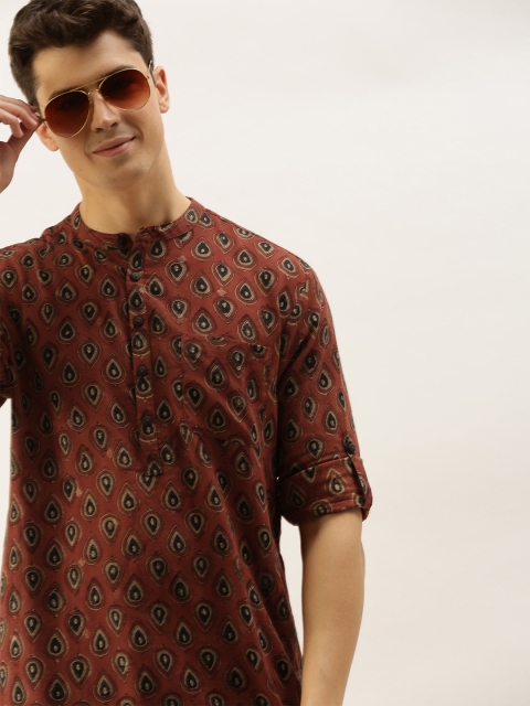 Taavi Men Maroon & Black Kalamkari Hand Block Print Straight Festive Kurta with Gold Dobby
Taavi Men Maroon & Black Kalamkari Hand Block Print Straight Festive Kurta with Gold Dobby