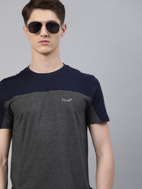 French Connection Men Navy Blue Charcoal Grey Slim Fit Colourblocked Round Neck Pure Cotton T-shirt
French Connection Men Navy Blue Charcoal Grey Slim Fit Colourblocked Round Neck Pure Cotton T-shirt