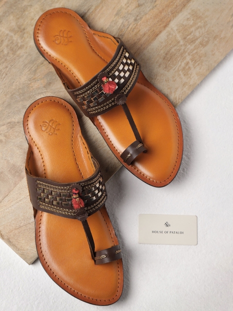 House of Pataudi Men Coffee Brown & Gold-Toned Patterned Leather One-Toe Comfort Sandals
House of Pataudi Men Coffee Brown & Gold-Toned Patterned Leather One-Toe Comfort Sandals