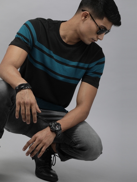 Roadster Men Black Teal Blue Pure Cotton Striped Round Neck Pure Cotton T-shirt
Roadster Men Black Teal Blue Pure Cotton Striped Round Neck Pure Cotton T-shirt