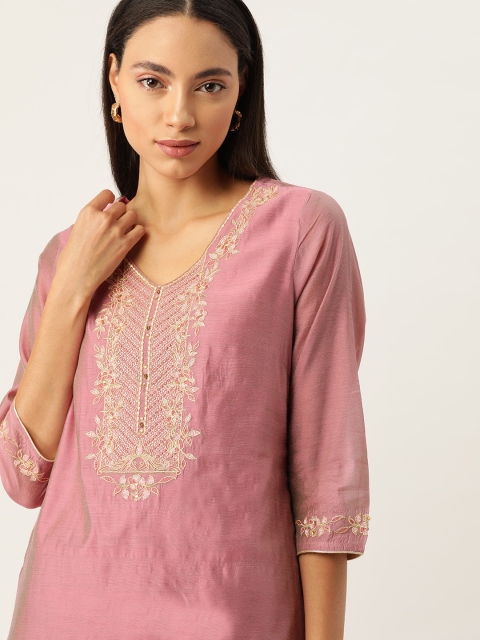 House of Pataudi Women Pink & Golden Embroidered Yoke Design Dual Tone Straight Kurta
House of Pataudi Women Pink & Golden Embroidered Yoke Design Dual Tone Straight Kurta