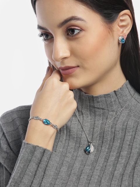 YouBella Blue Silver-Plated Stone-Studded Teardrop Shaped Jewellery Set with Bracelet
YouBella Blue Silver-Plated Stone-Studded Teardrop Shaped Jewellery Set with Bracelet