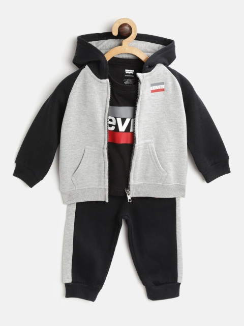 Levis Boys Grey Melange & Black Brand Logo Printed T-shirt with Joggers & Sweatshirt
Levis Boys Grey Melange & Black Brand Logo Printed T-shirt with Joggers & Sweatshirt