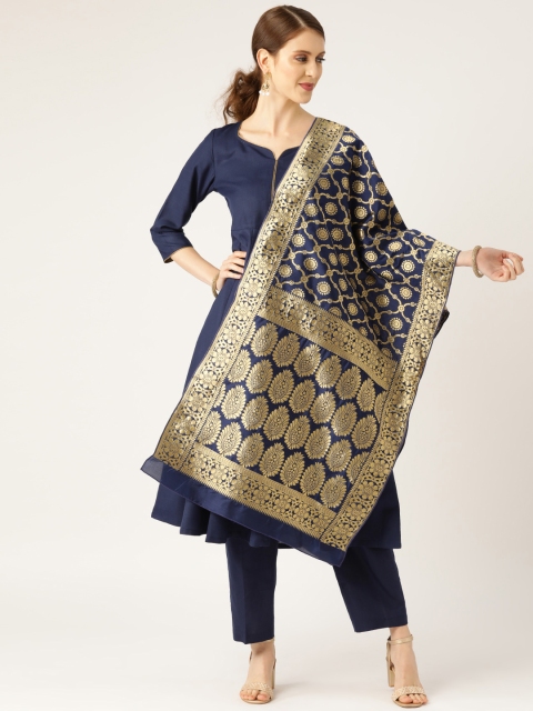 Shae by SASSAFRAS Women Navy Blue & Golden Solid Kurta with Trousers & Brocade Dupatta
Shae by SASSAFRAS Women Navy Blue & Golden Solid Kurta with Trousers & Brocade Dupatta