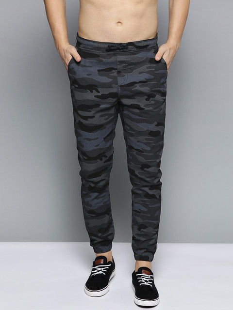 HERE&NOW Men Navy Blue & Black Regular Fit Camouflage Printed Denim Joggers 
HERE&NOW Men Navy Blue & Black Regular Fit Camouflage Printed Denim Joggers