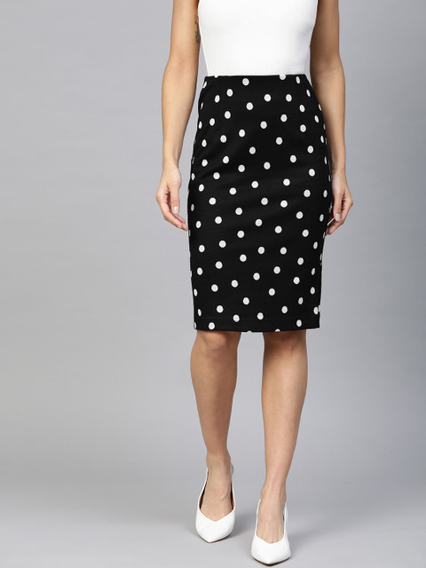 Marks & Spencer Black & White Polka Dot Print Pencil Skirt
Marks & Spencer Black & White Polka Dot Print Pencil Skirt