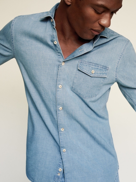 MANGO MAN Blue Slim Fit Solid Casual Denim Shirt
