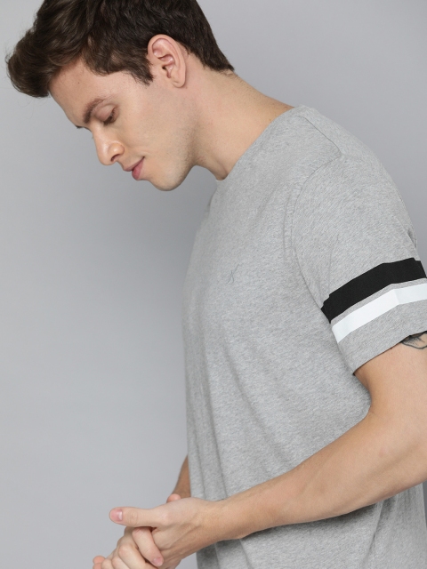 HRX by Hrithik Roshan Men Light Grey Melange Solid Melange Antimicrobial Lifestyle T-shirt
HRX by Hrithik Roshan Men Light Grey Melange Solid Melange Antimicrobial Lifestyle T-shirt