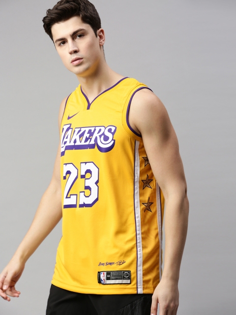 Nike Men Yellow SWGMN JSY CE 19 LeBron James Printed V-Neck Basketball Jersey T-shirt
Nike Men Yellow SWGMN JSY CE 19 LeBron James Printed V-Neck Basketball Jersey T-shirt