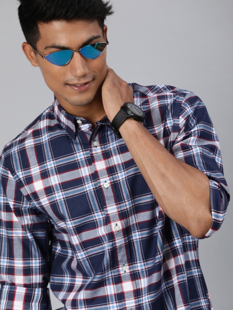 Tommy Hilfiger Men Navy Blue & White Regular Fit Twill Checked Longline Casual Shirt
Tommy Hilfiger Men Navy Blue & White Regular Fit Twill Checked Longline Casual Shirt