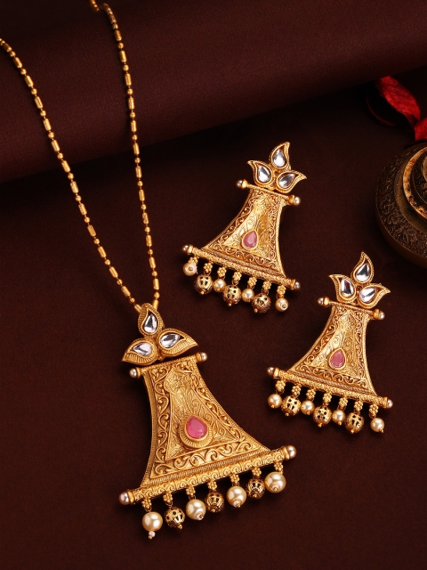 Rubans 24k Gold-Plated Pink & Off-White Stone studded & Beaded Handcrafted Jewellery Set
Rubans 24k Gold-Plated Pink & Off-White Stone studded & Beaded Handcrafted Jewellery Set