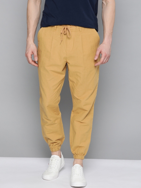 Mast & Harbour Men Beige Regular Fit Solid Joggers