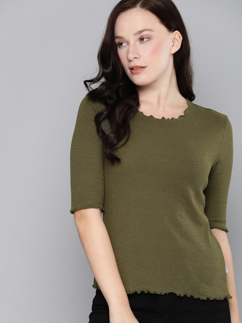 Levis Women Olive Green Ribbed Round Neck T-shirt
Levis Women Olive Green Ribbed Round Neck T-shirt