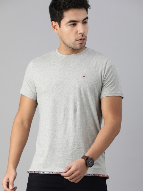 Tommy Hilfiger Men Grey Melange Solid Round Neck Organic Cotton T-shirt with Taped Hem
Tommy Hilfiger Men Grey Melange Solid Round Neck Organic Cotton T-shirt with Taped Hem