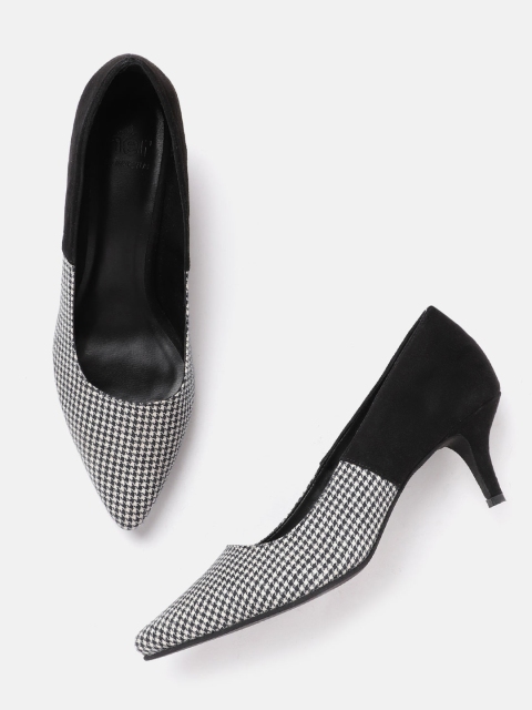 her by invictus Women Off-White & Navy Blue Houndstooth Patterned & Colourblocked Pumps
her by invictus Women Off-White & Navy Blue Houndstooth Patterned & Colourblocked Pumps