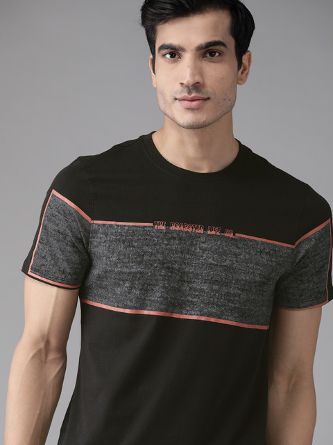 The Roadster Lifestyle Co Men Black & Charcoal Grey Pure Cotton Colourblocked T-shirt
The Roadster Lifestyle Co Men Black & Charcoal Grey Pure Cotton Colourblocked T-shirt