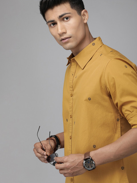 Roadster Men Mustard Yellow & Black Regular Fit Printed Casual Shirt
Roadster Men Mustard Yellow & Black Regular Fit Printed Casual Shirt