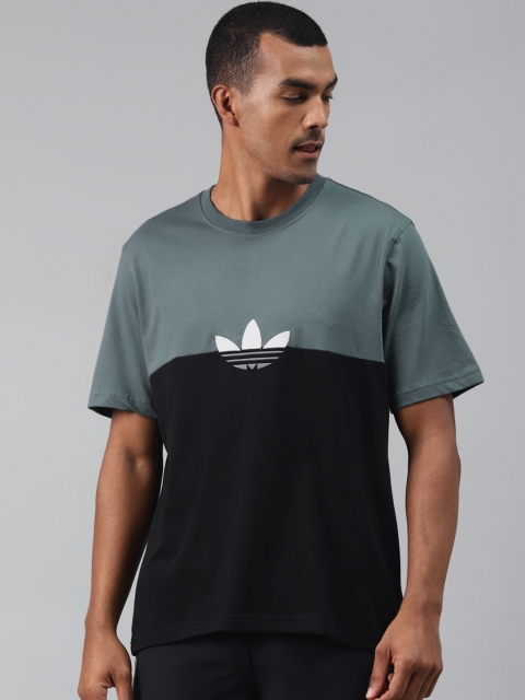 ADIDAS Originals Men Grey & Black Slice Trefoil Boxy Colourblocked Pure Cotton T-Shirt
ADIDAS Originals Men Grey & Black Slice Trefoil Boxy Colourblocked Pure Cotton T-Shirt