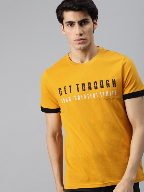 Roadster Men Mustard Yellow & Black Typography Printed T-shirt