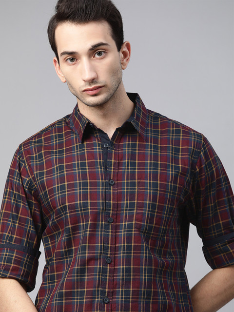 Roadster Men Maroon & Navy Blue Tartan Checks Casual Shirt 
Roadster Men Maroon & Navy Blue Tartan Checks Casual Shirt
