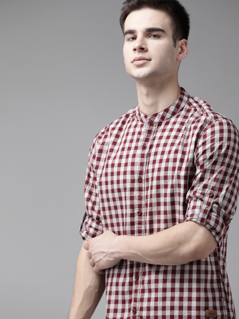 Roadster Men Maroon & White Pure Cotton Regular Fit Checked Casual Shirt