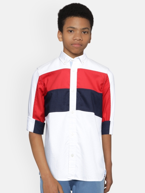Tommy Hilfiger Boys White & Red Regular Fit Colourblocked Pure Cotton Casual Shirt
Tommy Hilfiger Boys White & Red Regular Fit Colourblocked Pure Cotton Casual Shirt