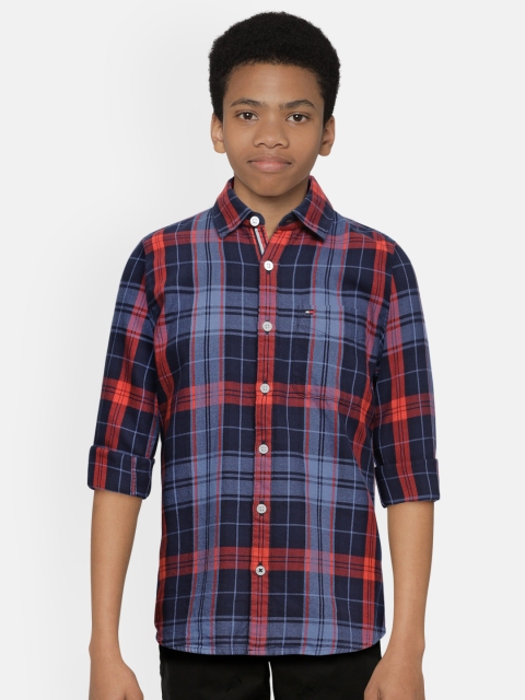 Tommy Hilfiger Boys Navy Blue & Red Regular Fit Tartan Checked Pure Cotton Casual Shirt
Tommy Hilfiger Boys Navy Blue & Red Regular Fit Tartan Checked Pure Cotton Casual Shirt