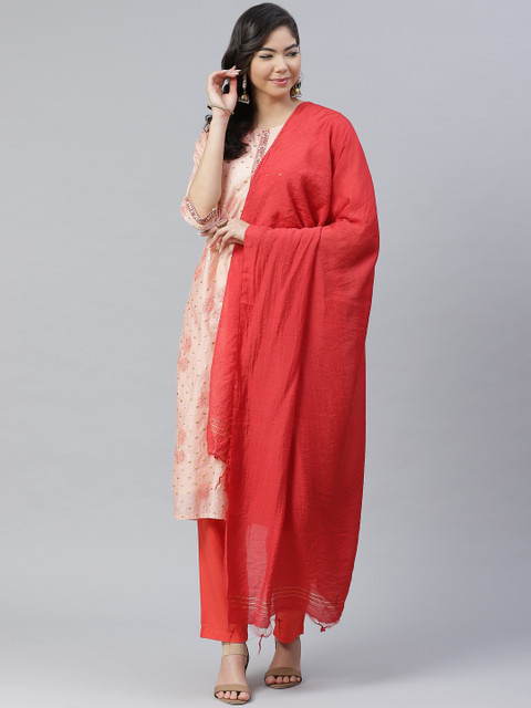 Shree Women Peach-Coloured & Golden Ethnic Motifs Printed Kurta with Trousers & Dupatta
Shree Women Peach-Coloured & Golden Ethnic Motifs Printed Kurta with Trousers & Dupatta