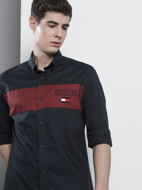 Tommy Hilfiger Men Navy Blue & Maroon Regular Fit Colourblocked Pure Cotton Casual Shirt
Tommy Hilfiger Men Navy Blue & Maroon Regular Fit Colourblocked Pure Cotton Casual Shirt