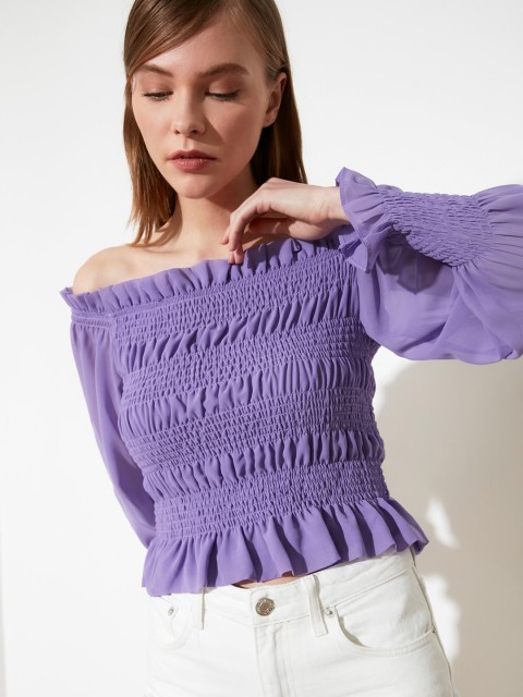 TRENDYOL COLLECTION Purple Off-Shoulder Puff Sleeves Fitted Crop Top with Smocking Details
TRENDYOL COLLECTION Purple Off-Shoulder Puff Sleeves Fitted Crop Top with Smocking Details