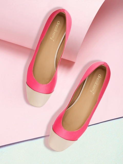 DressBerry Women Coral Pink & Gold-Toned Colourblocked Ballerinas