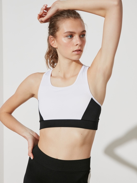 TRENDYOL COLLECTION White Colourblocked Non-Wired Lightly Padded Workout Bra TWOSS21SS0013
TRENDYOL COLLECTION White Colourblocked Non-Wired Lightly Padded Workout Bra TWOSS21SS0013