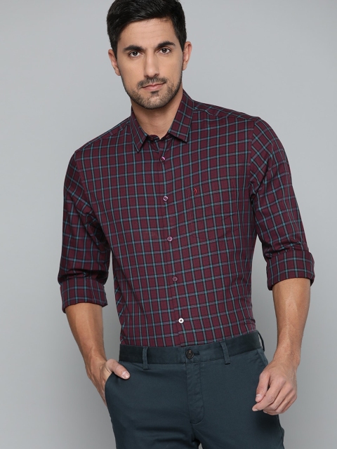 Indian Terrain Men Burgundy & Blue Pure Cotton Slim Fit Gingham Checked Casual Shirt
Indian Terrain Men Burgundy & Blue Pure Cotton Slim Fit Gingham Checked Casual Shirt