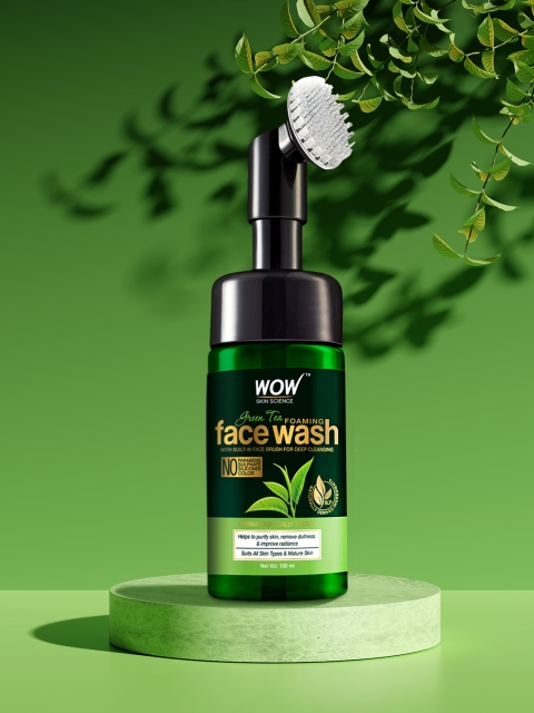 WOW SKIN SCIENCE Unisex Green Tea Foaming Face Wash with Built-In Face Brush 100 ml, Brown
WOW SKIN SCIENCE Unisex Green Tea Foaming Face Wash with Built-In Face Brush 100 ml, Brown