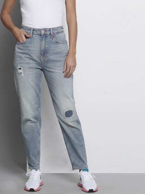 Tommy Hilfiger Women Blue High-Rise Distressed Tapered Mom Heavy Fade Stretchable Jeans
Tommy Hilfiger Women Blue High-Rise Distressed Tapered Mom Heavy Fade Stretchable Jeans