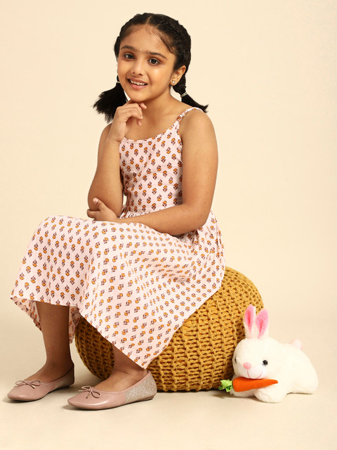 House of Pataudi GirlsWhite & Yellow Floral Print Pure Cotton Rozana Fit & Flare Dress, White
House of Pataudi GirlsWhite & Yellow Floral Print Pure Cotton Rozana Fit & Flare Dress, White