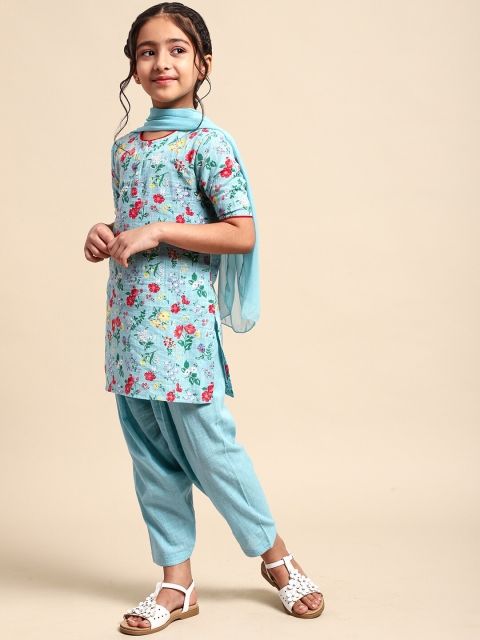 House of Pataudi Girls Blue Floral Printed Regular Pure Cotton Kurta with Pyjamas & With Dupatta
House of Pataudi Girls Blue Floral Printed Regular Pure Cotton Kurta with Pyjamas & With Dupatta