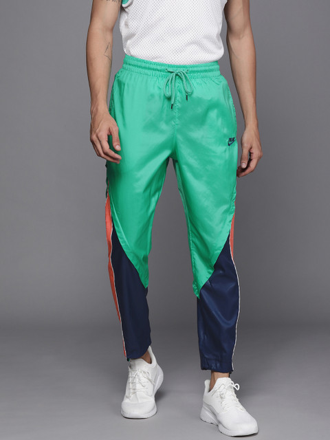 Nike Men Green & Navy Blue Colourblocked AS Giannis Lightweight Basketball Track Pants 
Nike Men Green & Navy Blue Colourblocked AS Giannis Lightweight Basketball Track Pants