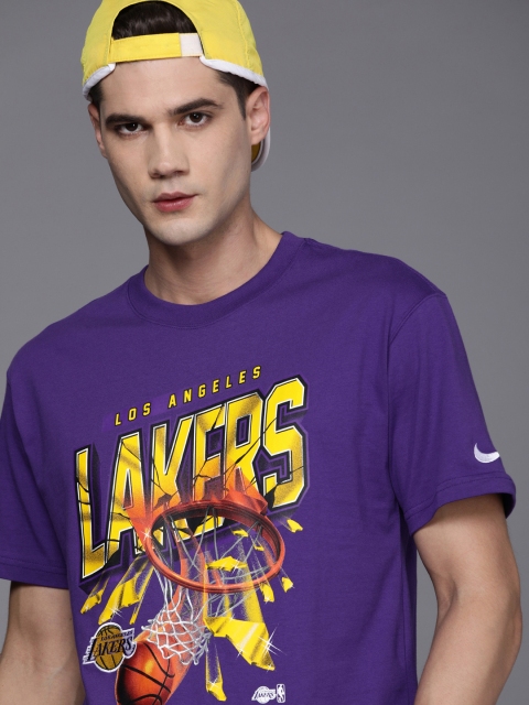 Nike Men Purple Los Angeles Lakers Courtside Shattered NBA Short-Sleeve Basketball Pure Cotton T-shirt
Nike Men Purple Los Angeles Lakers Courtside Shattered NBA Short-Sleeve Basketball Pure Cotton T-shirt