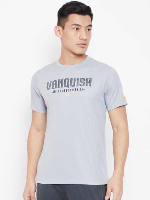 Yuuki Men Grey Typography Printed T-shirt