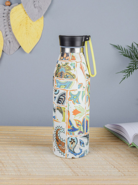 Servewell White & Blue Paisley Printed Stainless Steel Vacuum Water Bottle 600 ml
Servewell White & Blue Paisley Printed Stainless Steel Vacuum Water Bottle 600 ml