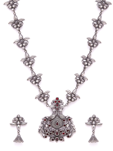 GloBox By ZeroKaata Antique Silver-Plated Gemstones Studded Brass Matinee Necklace Set
GloBox By ZeroKaata Antique Silver-Plated Gemstones Studded Brass Matinee Necklace Set