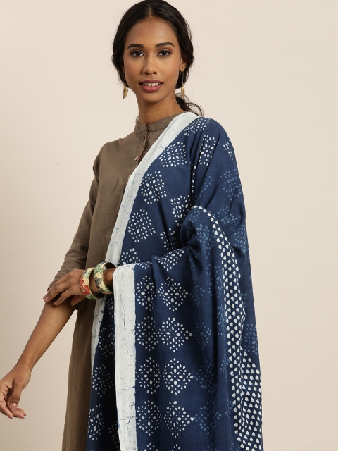 Taavi Blue & White Indigo Hand Block Print Pure Cotton Sustainable Dupatta, Navy blue
Taavi Blue & White Indigo Hand Block Print Pure Cotton Sustainable Dupatta, Navy blue