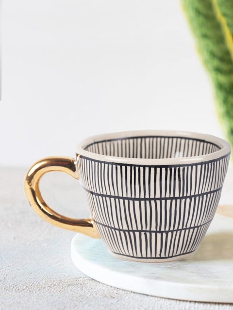 THE ARTMENT Black & White Set of 2 Textured Bohemian Striped Ceramic Glossy Tea Cups
THE ARTMENT Black & White Set of 2 Textured Bohemian Striped Ceramic Glossy Tea Cups