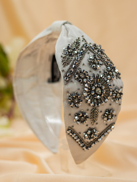 Bellofox Women White & Metallic Embellished Hairband
Bellofox Women White & Metallic Embellished Hairband