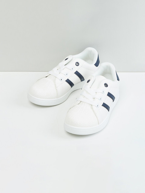 max Boys White Colourblocked PU Sneakers
max Boys White Colourblocked PU Sneakers