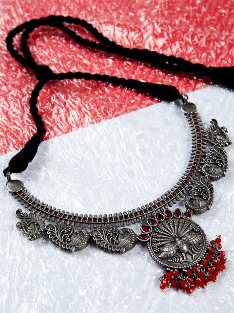 GloBox By ZeroKaata Women Oxidised Antique Silver Plated Red Gemstones Studded Necklace
GloBox By ZeroKaata Women Oxidised Antique Silver Plated Red Gemstones Studded Necklace