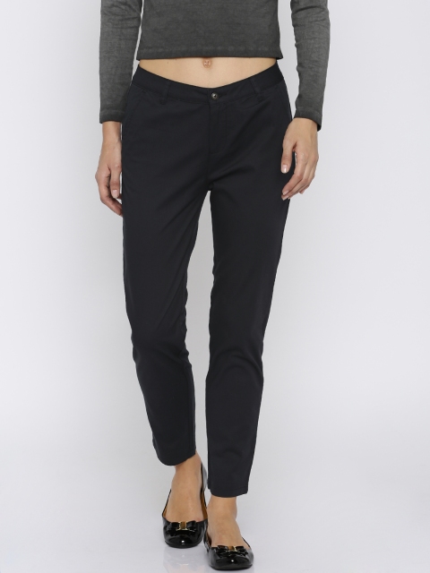 United Colors of Benetton Women Black Solid Regular Fit Flat-Front Trousers
United Colors of Benetton Women Black Solid Regular Fit Flat-Front Trousers